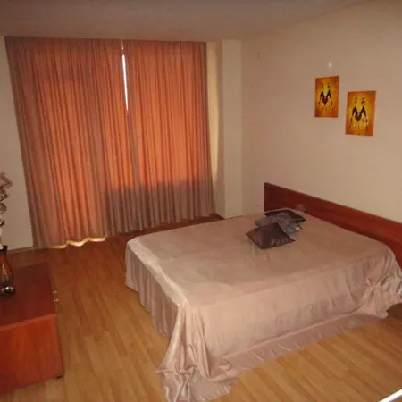 Apartment Golden Sands Apartment *